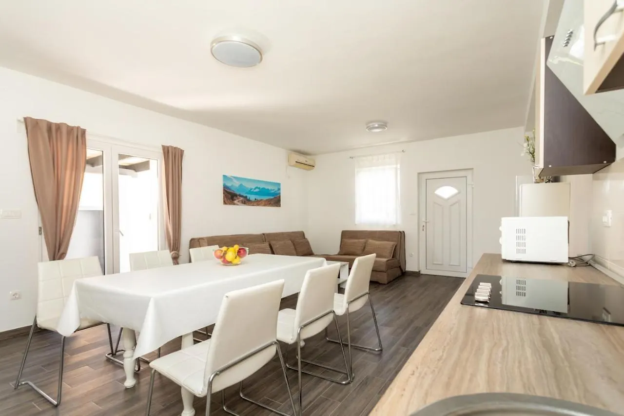 Family Friendly Apartments With A Swimming Pool Soline, Krk - 9715 Dobrinj