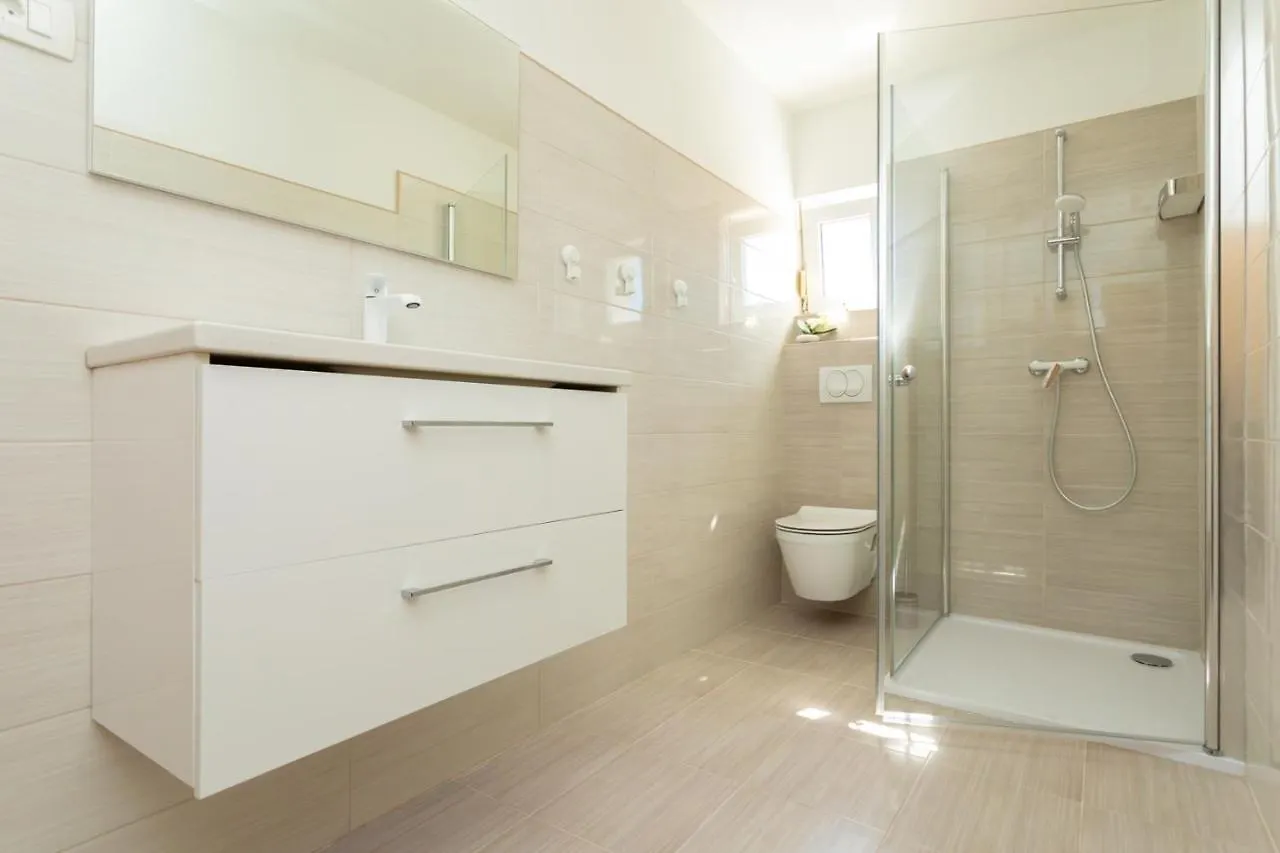 Family Friendly Apartments With A Swimming Pool Soline, Krk - 9715 Dobrinj
